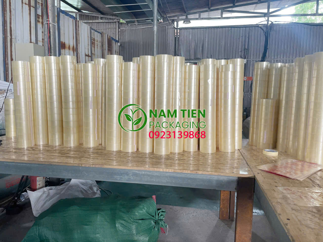 Băng keo trong và băng keo đục khác nhau gì