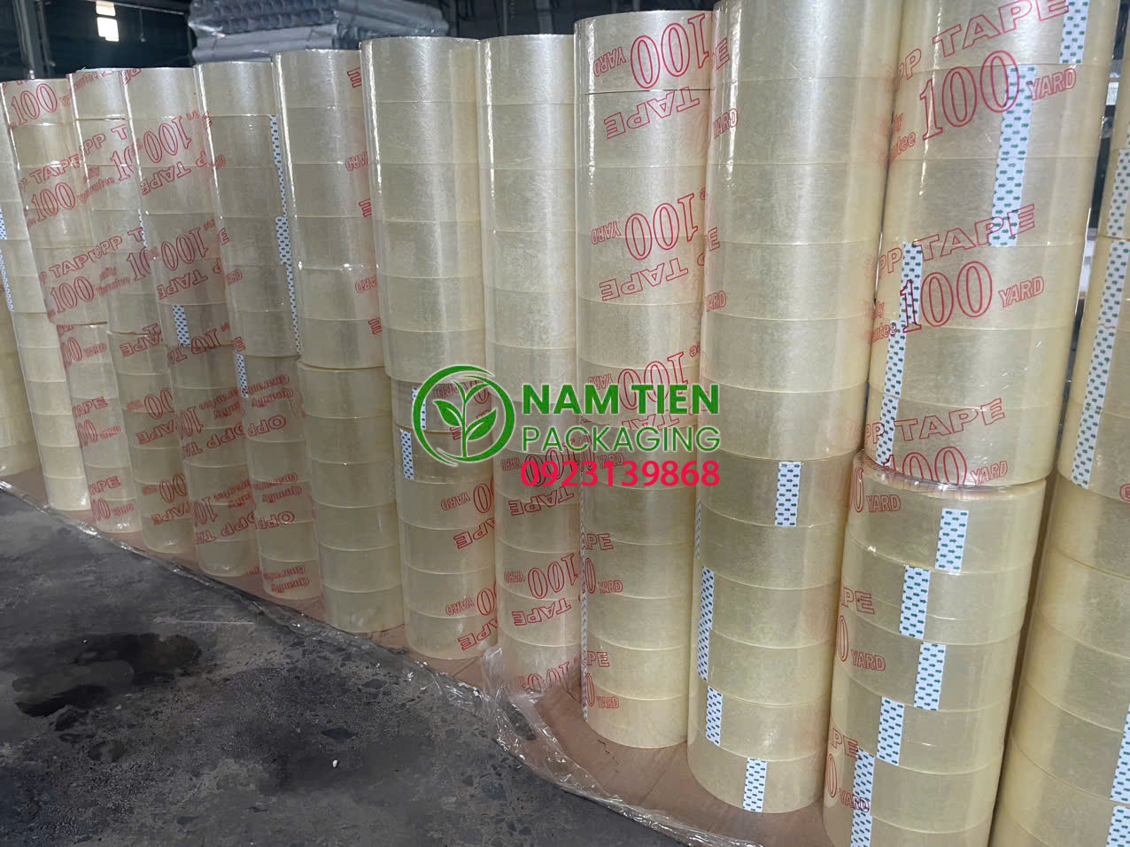 So sánh băng keo trong và đục 