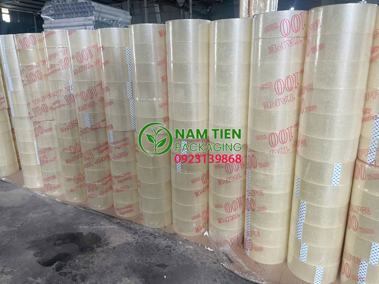 So sánh băng keo trong và đục 