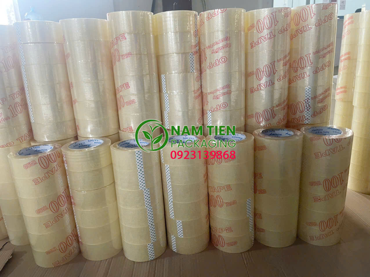 So sánh băng keo trong và đục 